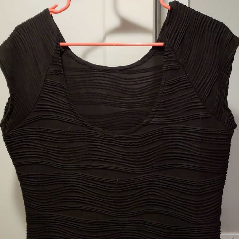 Dress - Picture 3 of 4